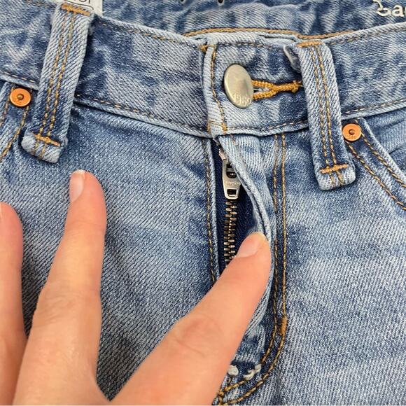 Gap Real Straight Rolled Hem Mid Rise Jeans Womens 26 Blue Denim Distressed - Picture 6 of 13